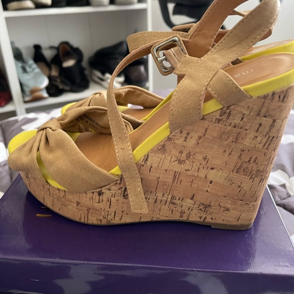 CASTAMERE Women's Sky High Wedge Heel - Picture 8 of 8